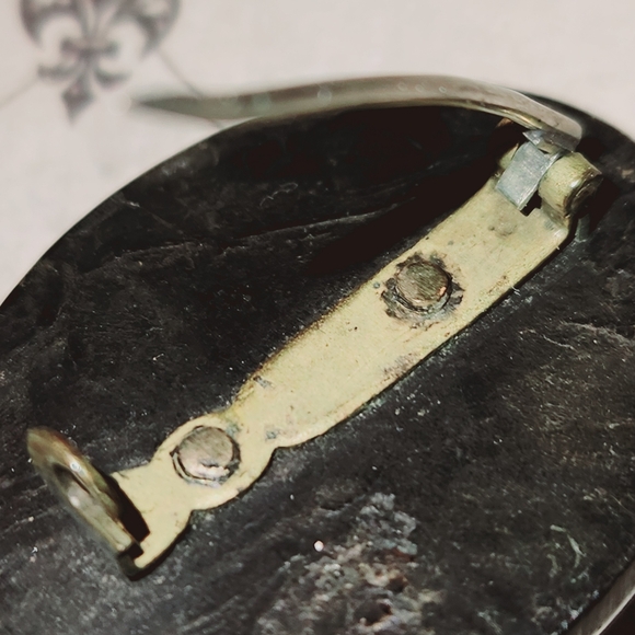Antique Molded Vulcanite Mourning Pin Brooch - Picture 3 of 4